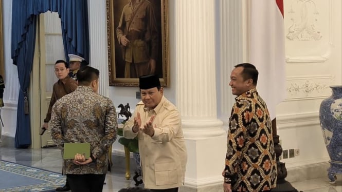 68078d45d5061-kala-prabowo-joget-silat-usai-bertemu-wakil-pm-malaysia_665_374.jpg