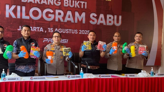 689edc2034451-dirresnarkoba-polda-metro-jaya-kombes-pol-ahmad-david-tengah_665_374.jpg