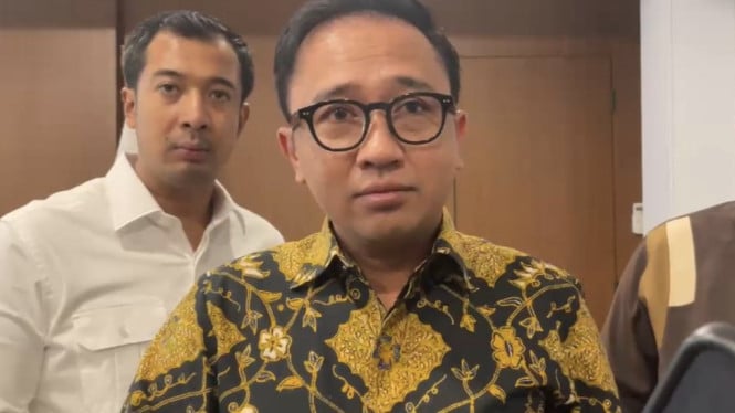 68c281c7acb9e-sekretaris-fraksi-gerindra-dpr-ri-bambang-haryadi_665_374.jpg